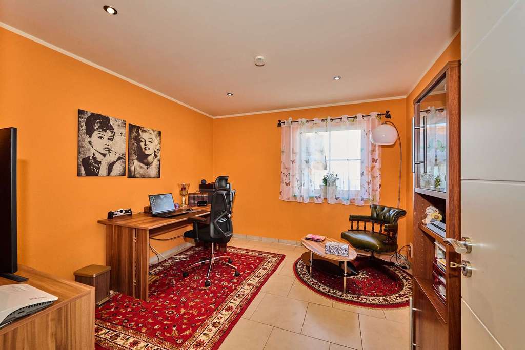 Immobilie in Mintraching - Mehr als nur ein Haus: Hier wachsen Familien und Träume - mit Einliegerwohnung! - Bild 2