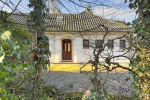 Bungalow  mit Tradition und Charme 
Großer Anbau gewerblich nutzbar  -  herrliches Grundstück in ... – Die vollständige Adresse der Immobilie erhältst du vom Anbieter., 24768 Rendsburg – Vorschaubild 1