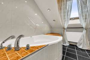 Property thumbnail 13