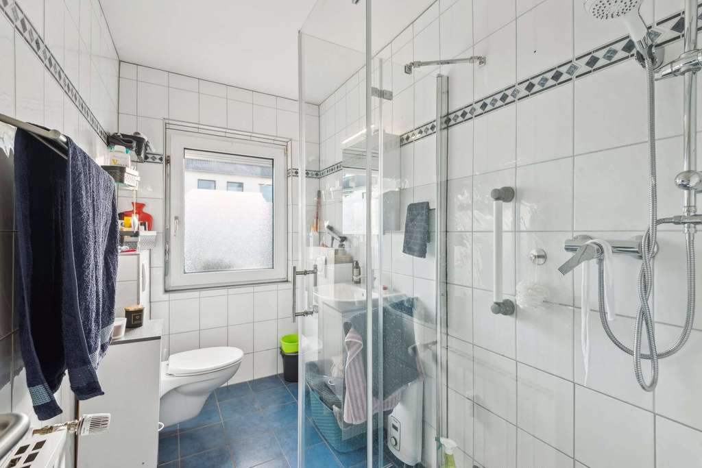 Immobilie in Neukirchen-Vluyn - Attraktives Mehrfamilienhaus mit Entwicklungspotenzial - Bild 2