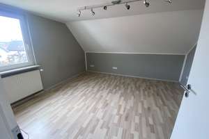 Schönes Wohnhaus mit zwei Wohnungen, Garten, Garage und Carport in ruhiger Lage. – Die vollständige Adresse der Immobilie erhältst du vom Anbieter., 93437 Furth im Wald – Vorschaubild 17