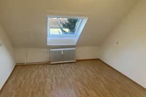 Schöne 3 Zimmer-DG-Wohnung in KA-Palmbach – Die vollständige Adresse der Immobilie erhältst du vom Anbieter., 76228 Palmbach, Karlsruhe – Vorschaubild 4