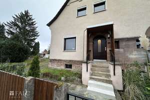 Doppelhaushälfte mit Grundstück im Nürnberger Norden – Ihr neues Zuhause wartet! – Die vollständige Adresse der Immobilie erhältst du vom Anbieter., 90411 Buchenbühl, Nürnberg – Vorschaubild 3
