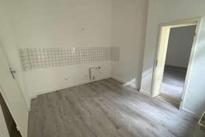 Eigener Eingang mit Blick in den Garten – 51373 Wiesdorf, Leverkusen – Vorschaubild 4