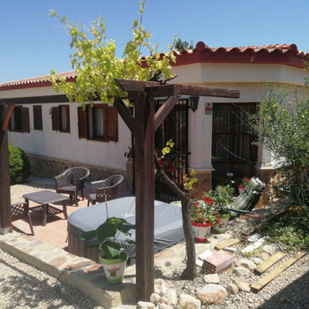 Landhaus in Zarra, Valencia