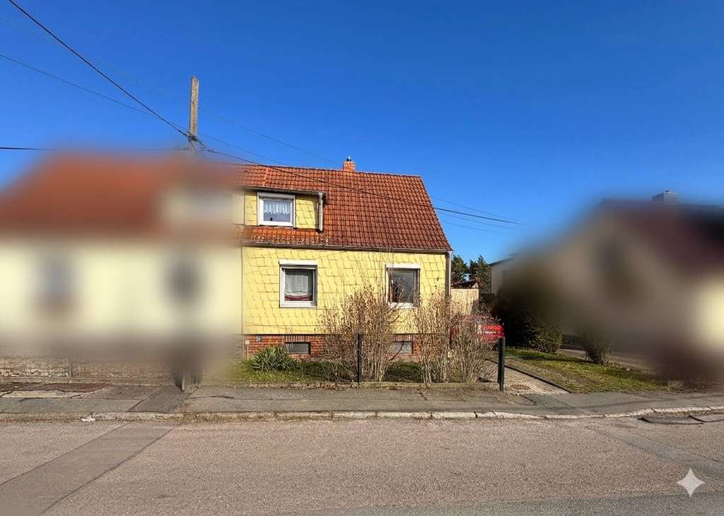 Immobilie in Sandersdorf-Brehna - Zscherndorf – familienfreundliches Zuhause mit großem Garten inkl. Pool, Heizung 2017 & Einbauküche! - Bild 3
