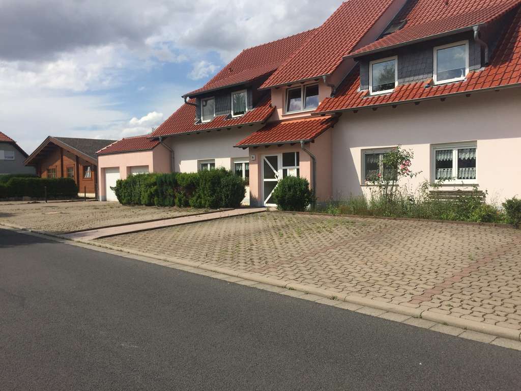 Immobilie in Leinefelde-Worbis - 4 Zimmer Wohnung im EG mit Terrasse und Garage - Bild 1