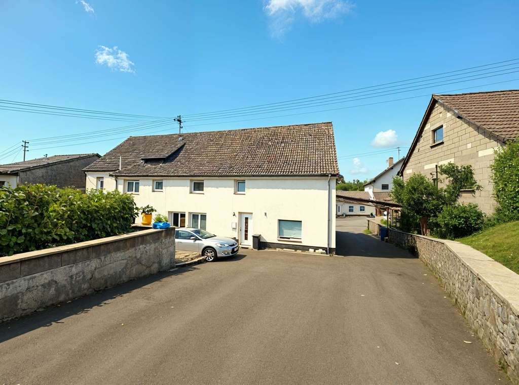 Immobilie in Leisel - Für Investoren: MFH als Kapitalanlage / 4 Einheiten / 288 qm Wfl. - Bild 1