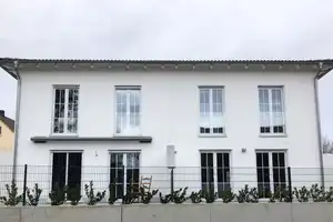 Hochwertig ausgestattete DHH im Stadtvilla-Stil mit hochwertiger Einbauküche und Massivholzparket – Ensbachstraße 2a, 89420 Dillingen an der Donau (Kreis) – Vorschaubild 24