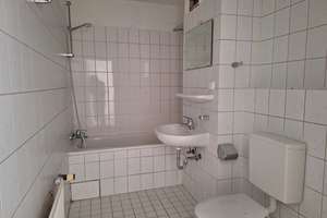 Kaufen, einziehen oder vermieten: Clevere 2-Zimmer-Wohnung mit TG-Stellplatz nahe Hauptbahnhof – Die vollständige Adresse der Immobilie erhältst du vom Anbieter., 76137 Südstadt, Karlsruhe – Vorschaubild 12