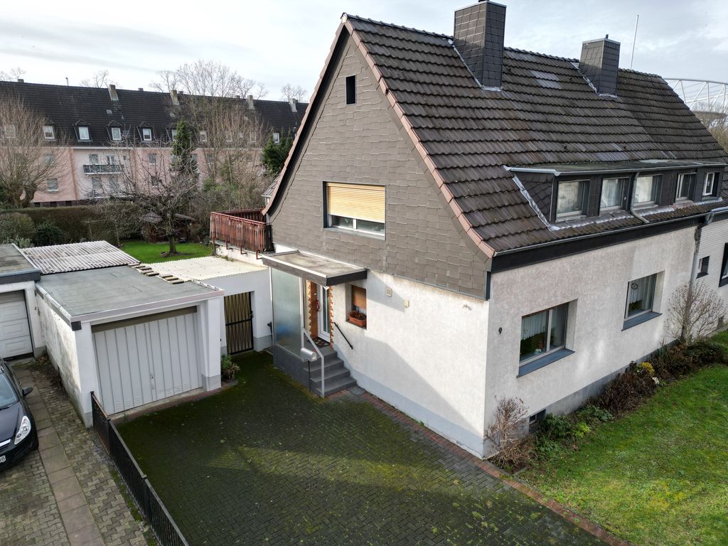 Familienfreundliches Haus mit großem Garten in Manfort, Leverkusen