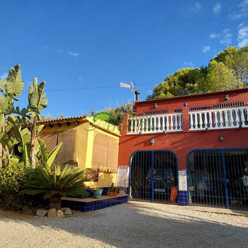 Landhaus mit 4 Schlafzimmern in Canillas De Albaida zu verkaufen.