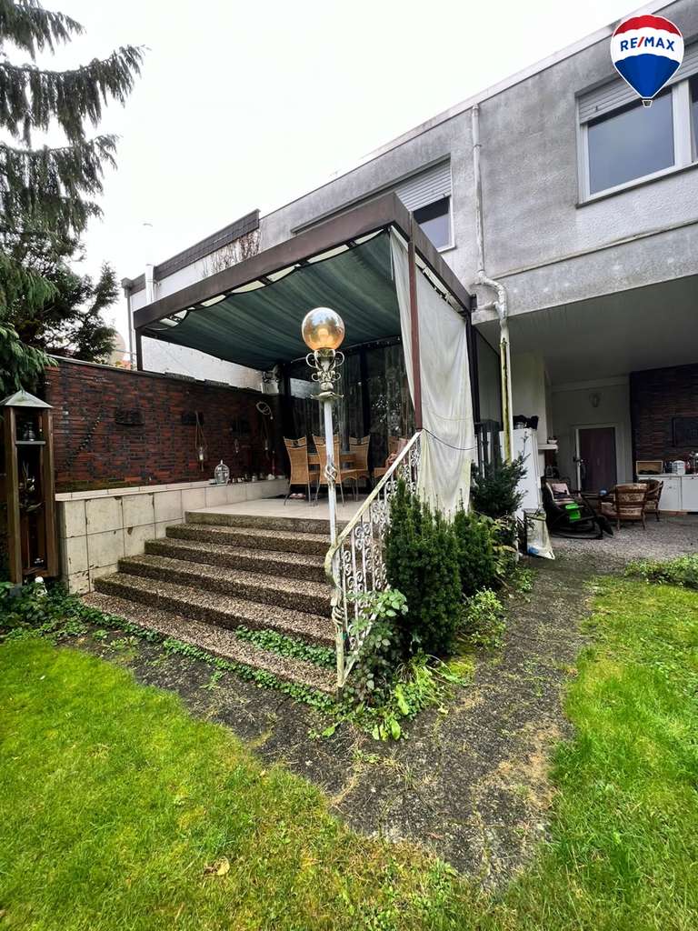Charmante Doppelhaushälfte mit großem Garten in Gütersloh zu verkaufen!
