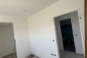 Neunhof erleben: Helle 2-Zimmer-Dachgeschosswohnung mit Stellplatz – Obere Dorfstr. 6, 90427 Neunhof, Nürnberg – Vorschaubild 5