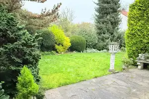 Einzigartiger Stil. Perfekter Ausklang. Ihr Zuhause in Offenbach-Bieber. – Offenbach am Main – Vorschaubild 1