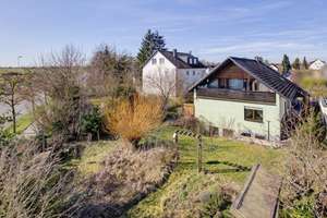 Grüne Oase in Erlangen-West: Großzügiges Familienglück auf 819 m² Grund – Die vollständige Adresse der Immobilie erhältst du vom Anbieter., 91056 Kriegenbrunn, Erlangen – Vorschaubild 3