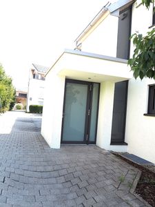 Modernes, gepflegtes Apartment mit Balkon in einem ruhigen Wohngebiet