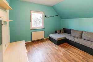 Im Sommer am Pool, im Winter am Kamin: Einfamilienhaus mit barrierefreier Einliegerwohnung  – Leipzig (Kreis) – Vorschaubild 11