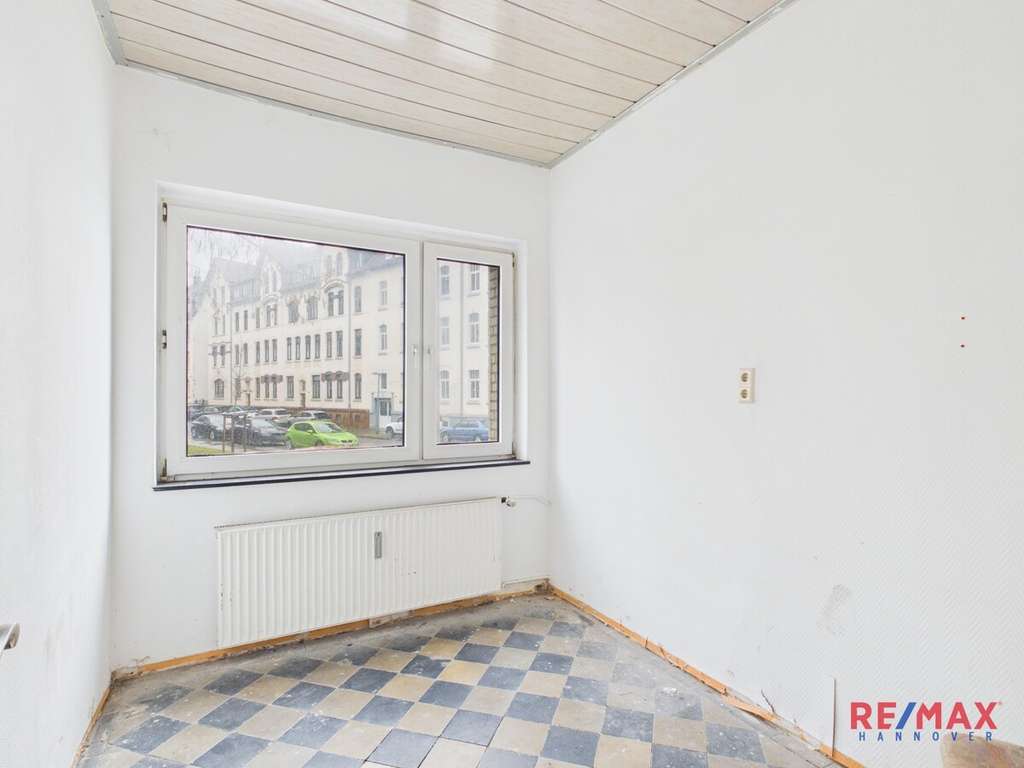 Immobilie in Lehrte - Zentral in Lehrte: Sanierungsbedürftiges Mehrfamilienhaus in Bahnhof-Nähe! - Bild 3