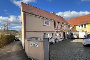 Teilvermietetes Wohn- und Geschäftshaus zur vielseitigen Nutzung – Die vollständige Adresse der Immobilie erhältst du vom Anbieter., 63695 Glauburg – Vorschaubild 1