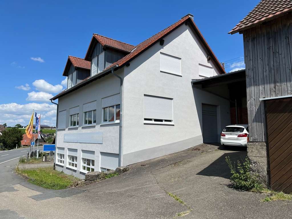 Immobilie in Ingelfingen - Großes Grundstück mit Gewerbeeinheit & Einfamilienhaus  - Ideal für Wohnen und Arbeiten vereint !! - Bild 2