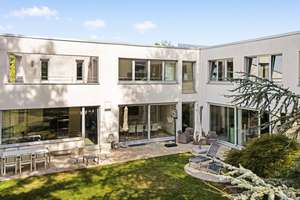 Ruhig gelegene Villa nahe dem Rhein: Stilvoll, exklusiv, selten – Die vollständige Adresse der Immobilie erhältst du vom Anbieter., 40489 Wittlaer, Düsseldorf – Vorschaubild 3