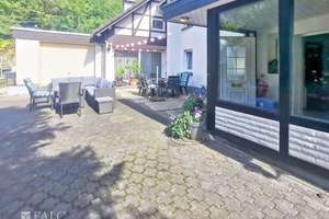 Vielseitiges 3-Fam. Haus(11 Zi, 255 m²) mit zus. Bauoption–perfekt als Generationen-bzw. Mehrf.-Haus – Die vollständige Adresse der Immobilie erhältst du vom Anbieter., 51674 Wiehl – Vorschaubild 2