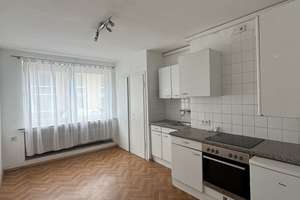 schöne 2-Zimmer-Wohnung in Uni-Nähe WG-geeignet