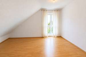 Helle Dachgeschosswohnung mit Sonnenbalkon und Weitblick – Die vollständige Adresse der Immobilie erhältst du vom Anbieter., 33647 Brackwede, Bielefeld – Vorschaubild 10