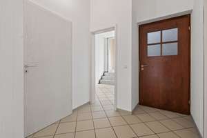 Charmante 2-Zimmer-Wohnung im denkmalgeschützten Altbau – Wohnen und Arbeiten mit Stil – Die vollständige Adresse der Immobilie erhältst du vom Anbieter., 76135 Weststadt, Karlsruhe – Vorschaubild 8