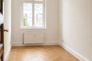 Stilvolle 3-Zimmer-Altbauwohnung mit Fischgrätparkett & 2 Balkonen. – Die vollständige Adresse der Immobilie erhältst du vom Anbieter., 10247 Friedrichshain, Berlin – Vorschaubild 4