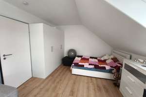 Moderne Maisonettewohnung mit Balkon & Blick ins Grüne – 3 Zimmer auf 107 m² in Lauf – Obere Rötelstraße 19b, 77886 Lauf – Vorschaubild 7