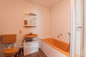 Einfamilienhaus mit ELW in sehr guter Lage mit 2 Garagen und 1 Carport – Die vollständige Adresse der Immobilie erhältst du vom Anbieter., 72766 Sondelfingen, Reutlingen – Vorschaubild 10