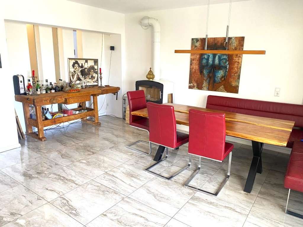 Immobilie in Staufen im Breisgau - Provisionsfrei* Einmaliges saniertes 3FH, energetisch modernisiert - Bild 4