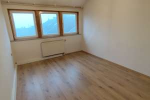 Gemütliche 2-Zimmer-Dachgeschosswohnung in Remscheid – zentral gelegen! – Baustraße 7, 42853 Scheid, Remscheid – Vorschaubild 3