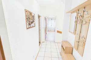 Attraktives Reihenkopfhaus in Heilsbronn – ruhige Lage, viel Platz und Garage inklusive – Die vollständige Adresse der Immobilie erhältst du vom Anbieter., 91560 Heilsbronn – Vorschaubild 8