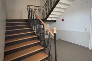Au Isarnähe:  Total sanierter Altbau 3 Zi. + Wohnküche mit Balkon zum Innenhof – Boosstraße 9, 81541 Untere Au, München – Vorschaubild 4