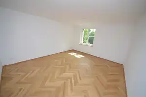 Hochwertig sanierte Maisonettewohnung mit Balkon, Fußbodenheizung und Parkettboden! – Beethovenstraße 22, 9130 Chemnitz – Vorschaubild 4