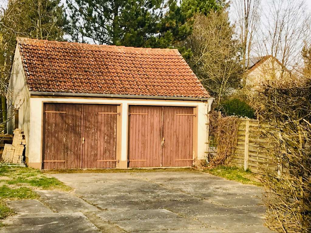 Immobilie in Niedergörsdorf - Großzügiges Wohn- und Geschäftshaus mit Pool und 1.500 m² Grundstück - Bild 3