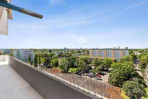 Weitblick • Wohnküche • Wintergarten | Geräumige 2-Zi-Balkonwohnung mit TG-Stellplatz – Die vollständige Adresse der Immobilie erhältst du vom Anbieter., 81925 Oberföhring, München – Vorschaubild 3
