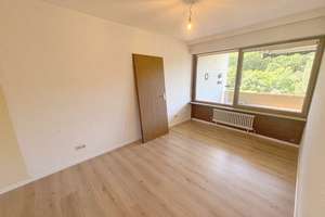 Wohnen im Grünen mit Ausblick – gepflegte 2-Zimmer-Wohnung mit Balkon und Tiefgarage! – Die vollständige Adresse der Immobilie erhältst du vom Anbieter., 54296 Mariahof, Trier – Vorschaubild 4