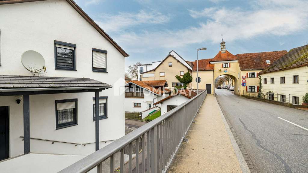 Immobilie in Dingolfing - Charmantes Ensemble aus Haupthaus & Anbau in gefragter Lage von Dingolfing
 - Bild 4