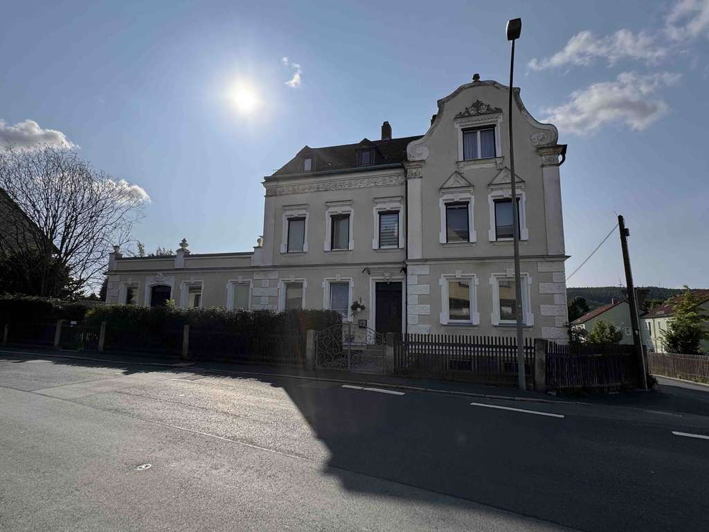 Immobilie in Arzberg - Herrschaftliches, großzügiges Einfamilienhaus mit Garten und Doppelgarage - Bild 0