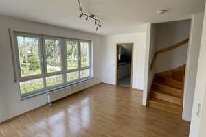 Stilvolle, gepflegte 2-Zimmer-Maisonette-Wohnung mit Balkon und EBK in Böblingen (Kreis)