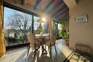 Stilvolle Doppelhaushälfte mit Wellnessgarten, Kamin & Panoramablick