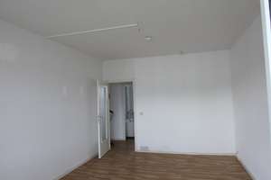 Lichtdurchflutete Dreiraumwohnung mit Balkon zu vermieten – Heeresbergstraße 22, 7549 Lusan-Zentrum, Gera – Vorschaubild 2