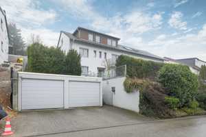 *Reserviert* - Gepflegtes Zweifamilienhaus mit tollem Ausblick, Doppelgarage und Garten! – Enzkreis – Vorschaubild 3
