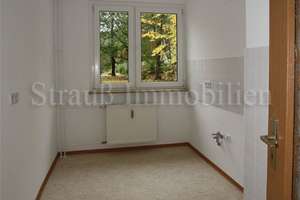 Balkon...Laminat...Bad mit Fenster... – Lortzingstraße 17, 9119 Kapellenberg, Chemnitz – Vorschaubild 5