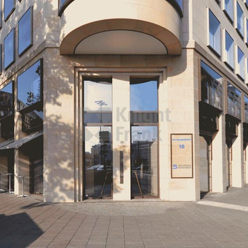 EINZELHANDELSFLÄCHE IM ERDGESCHOSS & 90 m² Büro