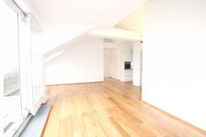 Lichtdurchflutete 3-Zimmer-Dachgeschosswohnung mit Balkon, hochwertiger Einbauküche und zwei Bädern – Heßstr. 6, 80799 Am alten nördlichen Friedhof, München – Vorschaubild 2